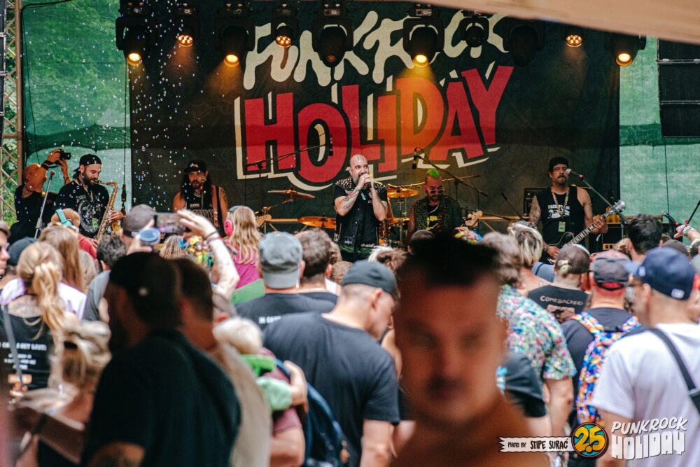 Punk Rock Holiday 2025